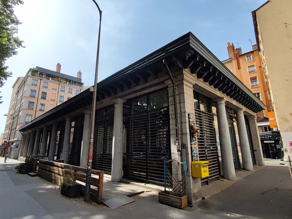 リヨンの食文化を感じる Les Halles de la Martiniere